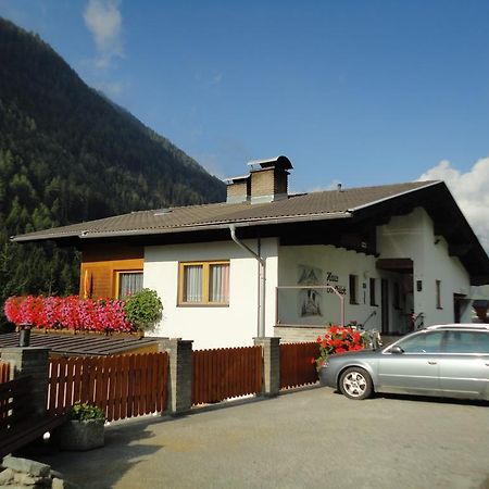 Haus Dorfblick Hotel Prägraten Exterior foto