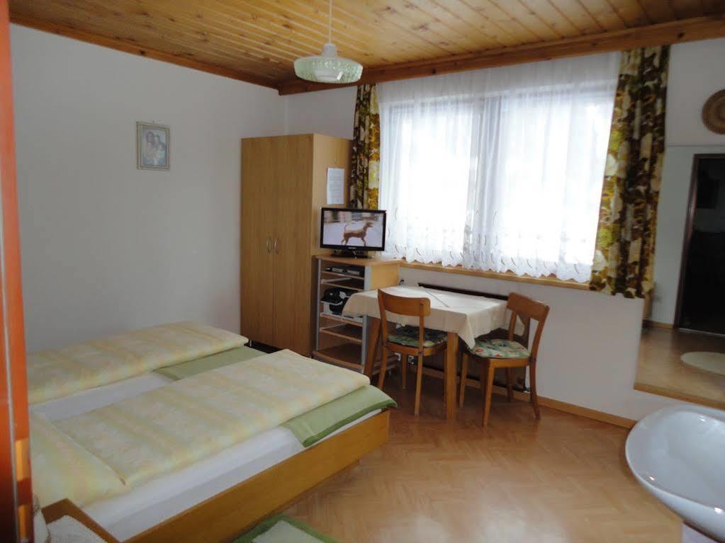 Haus Dorfblick Hotel Prägraten Exterior foto
